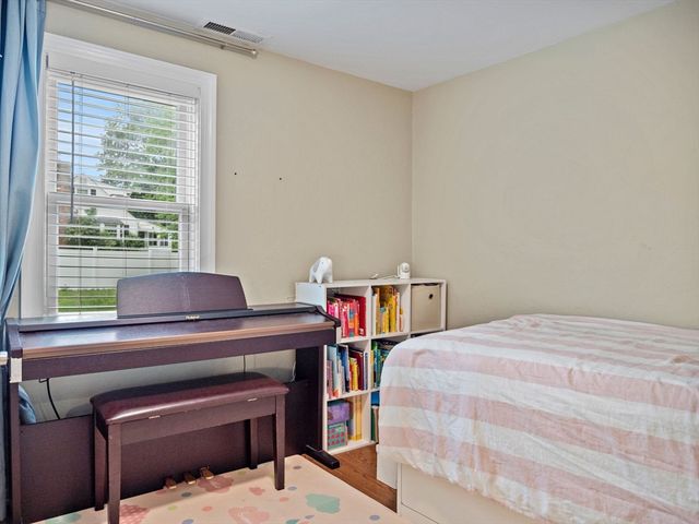36 Brackett Rd, Ashland, MA 01721
