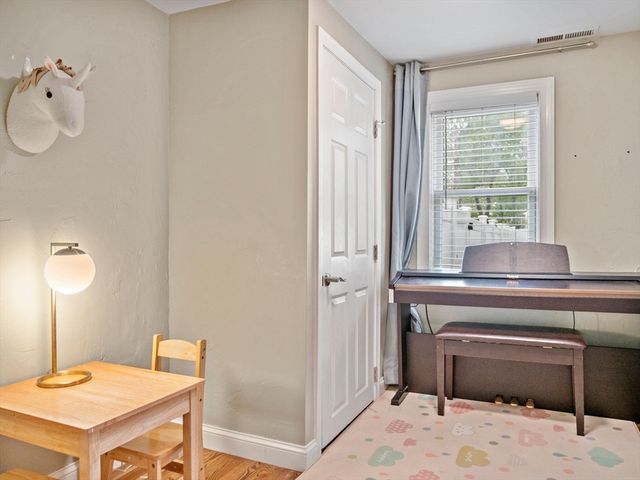 36 Brackett Rd, Ashland, MA 01721