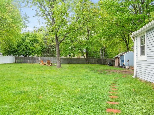 36 Brackett Rd, Ashland, MA 01721