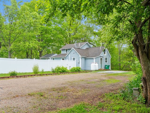 36 Brackett Rd, Ashland, MA 01721