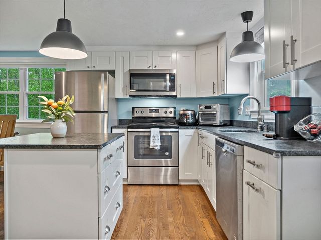 36 Brackett Rd, Ashland, MA 01721