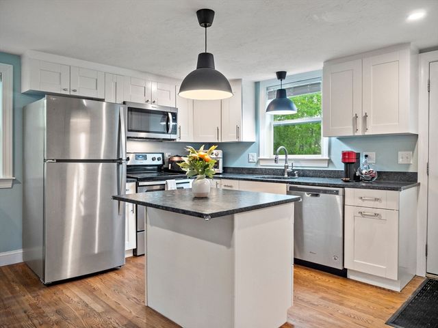 36 Brackett Rd, Ashland, MA 01721