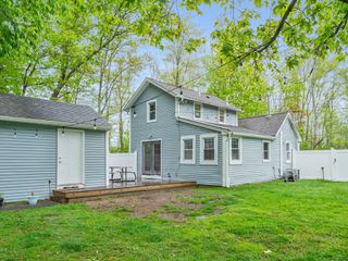 36 Brackett Rd, Ashland, MA 01721