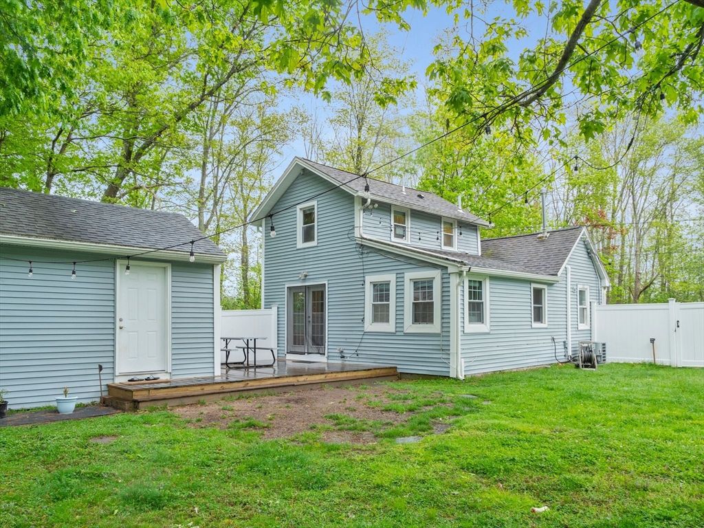 36 Brackett Rd, Ashland, MA 01721