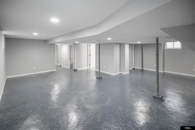 2744 Bauman Avenue, Omaha, NE 68112