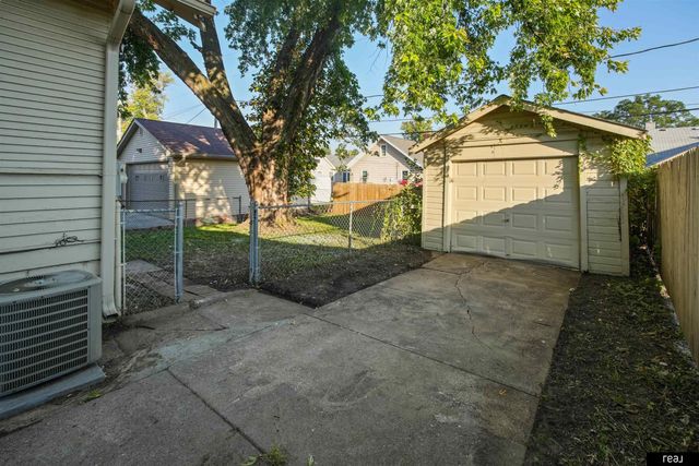 2744 Bauman Avenue, Omaha, NE 68112