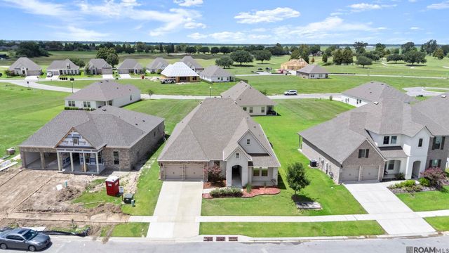 58830 Island Dr, Plaquemine, LA 70764