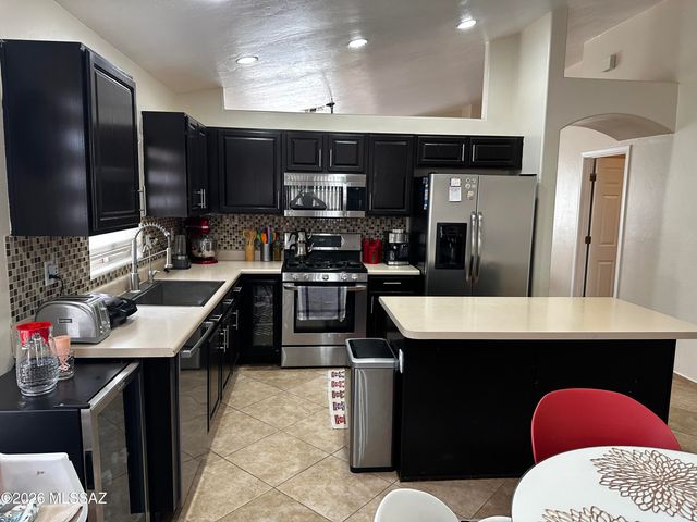 578 W Tara Danette Drive, Tucson, AZ 85704