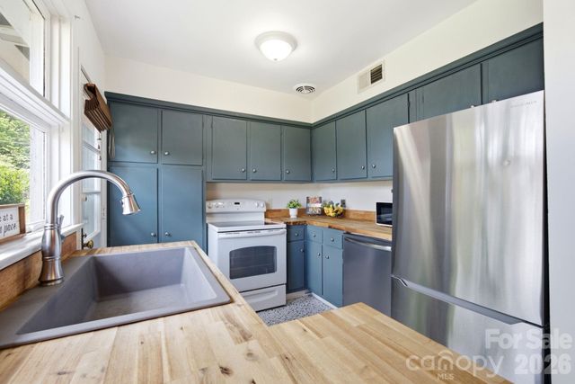 4227 Cheltenham Road, Charlotte, NC 28211