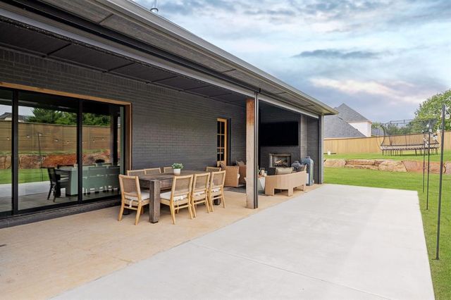 391 Old Creek, Edmond, OK 73034