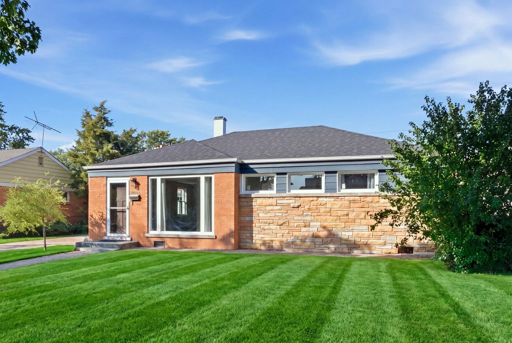 7032 Emerson Street, Morton Grove, IL 60053 — photo 3