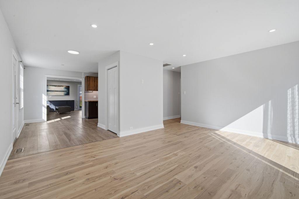 7032 Emerson Street, Morton Grove, IL 60053 — photo 4