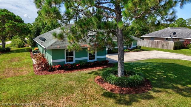107 Bali Street NE, Lake Placid, FL 33852