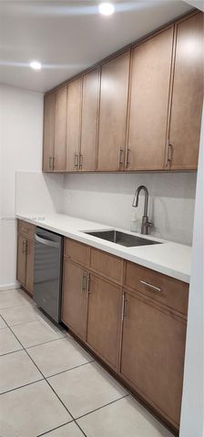 500 NE 2nd St 213, Dania Beach, FL 33004