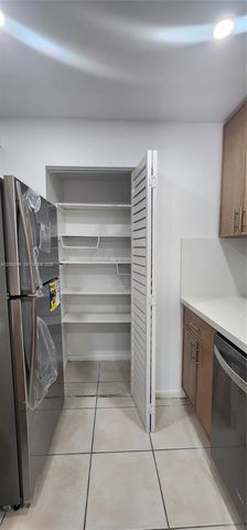 500 NE 2nd St 213, Dania Beach, FL 33004