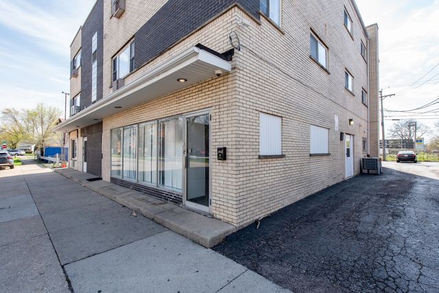 2052 Western Avenue, Waukegan, IL 60087