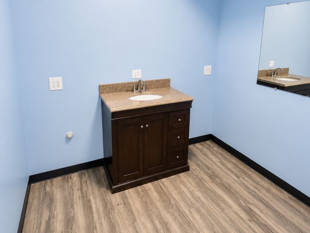 2052 Western Avenue, Waukegan, IL 60087