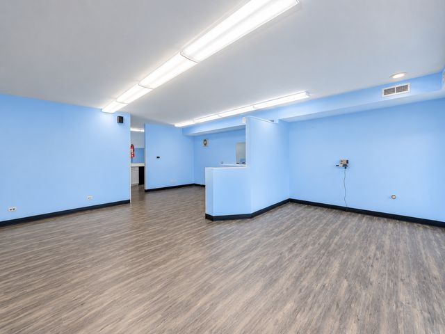 2052 Western Avenue, Waukegan, IL 60087