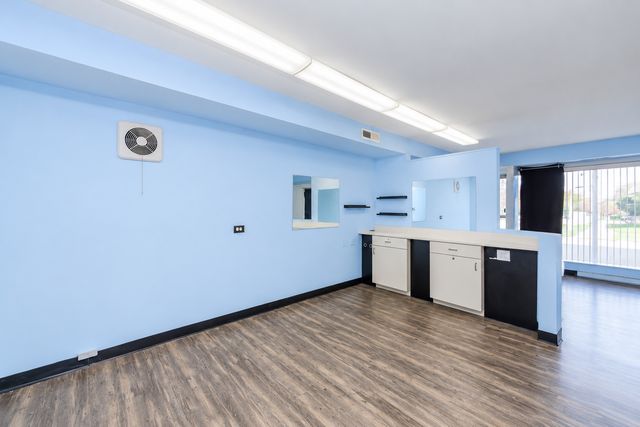 2052 Western Avenue, Waukegan, IL 60087