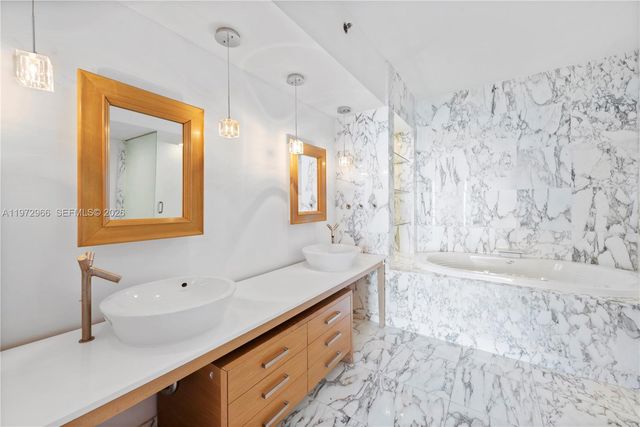 450 Alton Rd 3206, Miami Beach, FL 33139