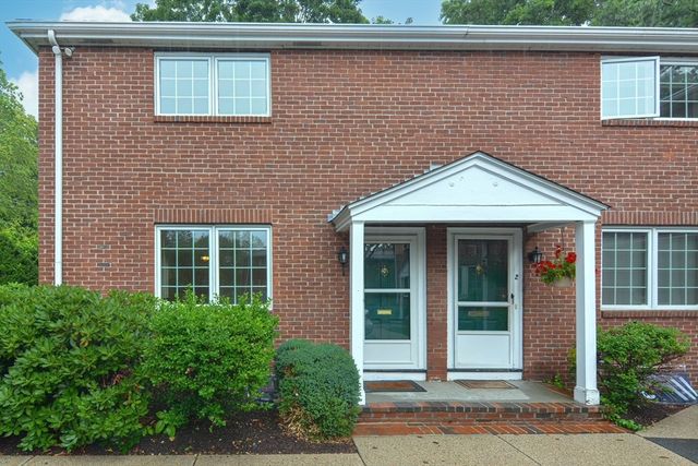 63 Linden Street 1, Wellesley, MA 02482