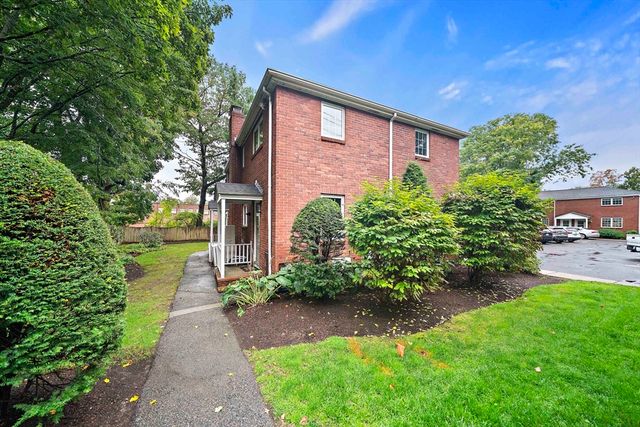 63 Linden Street 1, Wellesley, MA 02482