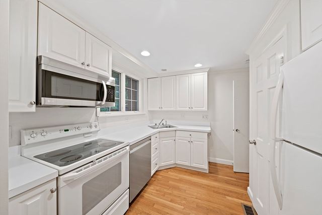 63 Linden Street 1, Wellesley, MA 02482