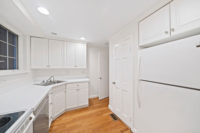 63 Linden Street 1, Wellesley, MA 02482