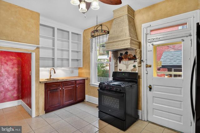 22 N PINE ST, Lancaster, PA 17603