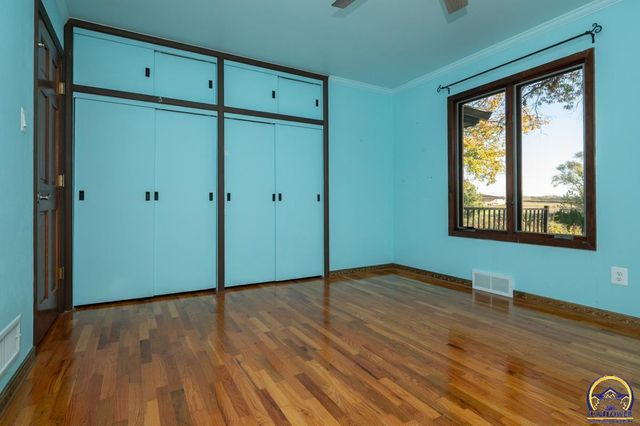 449 NW 62nd St, Topeka, KS 66617