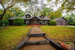 449 NW 62nd St, Topeka, KS 66617