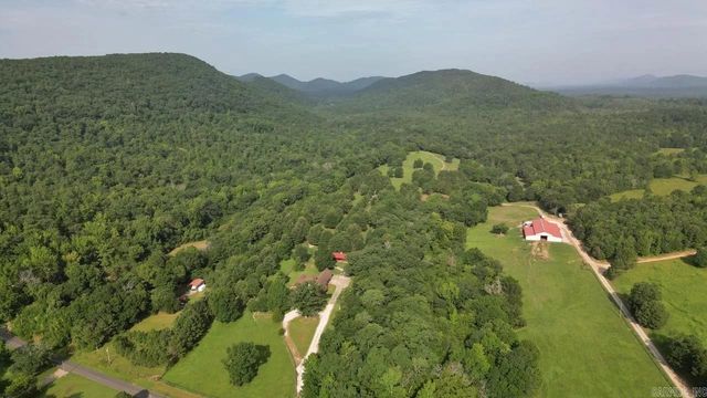 287 Vaughn Road, Glenwood, AR 71943