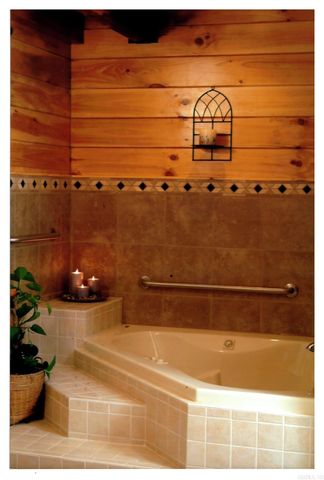 287 Vaughn Road, Glenwood, AR 71943