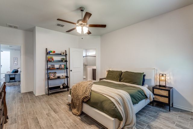 617 Presidio Street, Aubrey, TX 76227