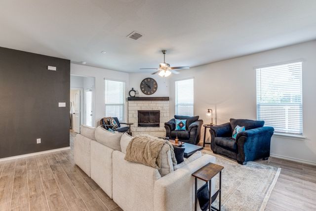 617 Presidio Street, Aubrey, TX 76227