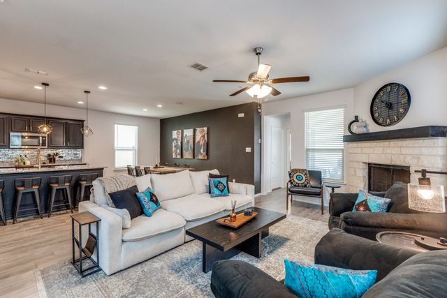 617 Presidio Street, Aubrey, TX 76227