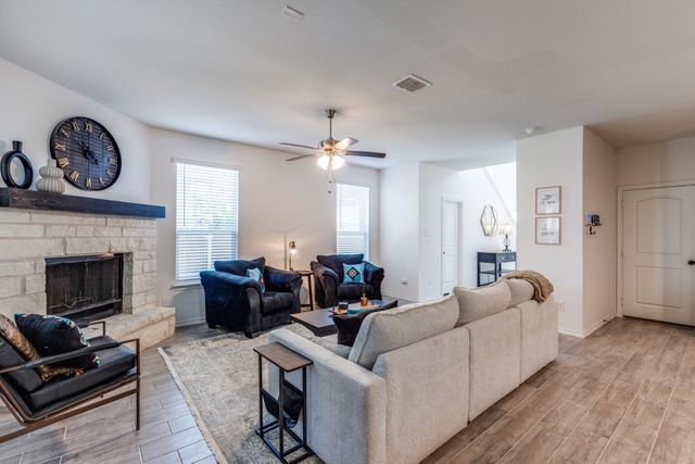 617 Presidio Street, Aubrey, TX 76227