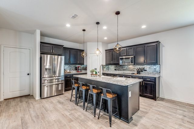 617 Presidio Street, Aubrey, TX 76227