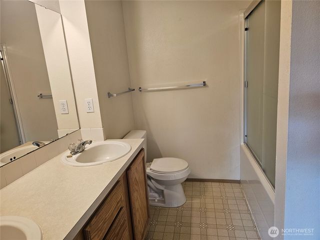 9814 Greenleaf Loop SE, Yelm, WA 98597