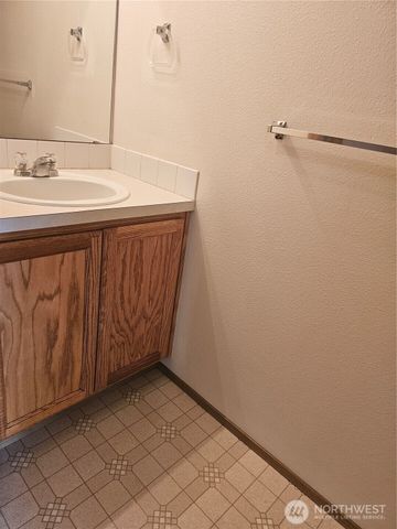 9814 Greenleaf Loop SE, Yelm, WA 98597