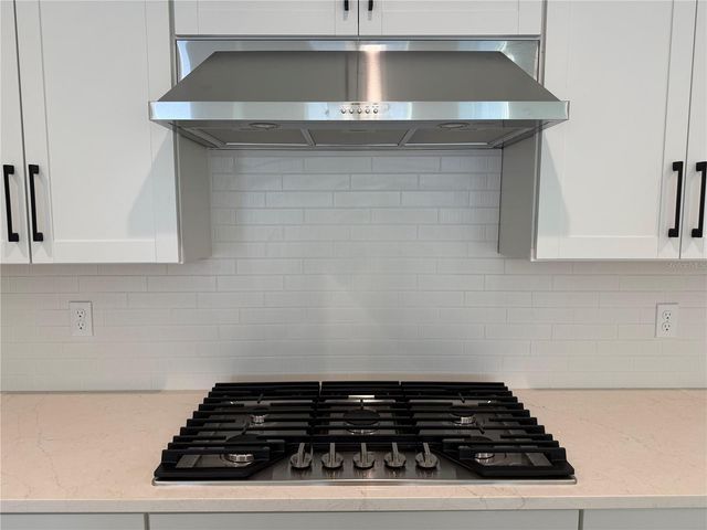 6 HUXLEY AVENUE, Palm Coast, FL 32164