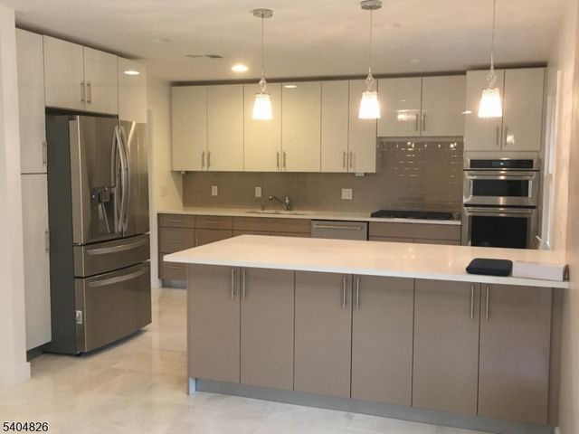 9 Holly Rd, Woodbridge Twp., NJ 08830