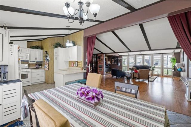 1371 Bishop, Hemet, CA 92545
