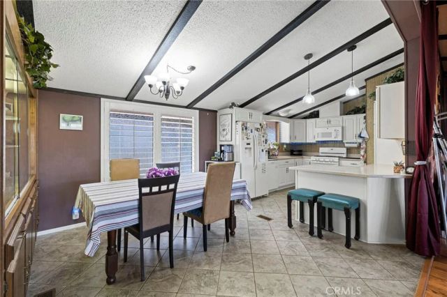 1371 Bishop, Hemet, CA 92545