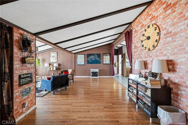1371 Bishop, Hemet, CA 92545