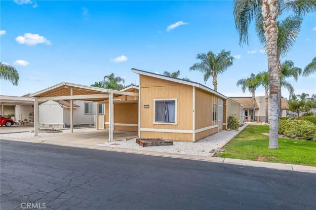 1371 Bishop, Hemet, CA 92545
