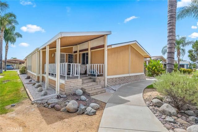 1371 Bishop, Hemet, CA 92545