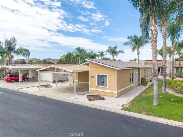 1371 Bishop, Hemet, CA 92545