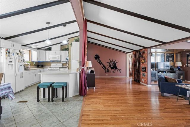 1371 Bishop, Hemet, CA 92545
