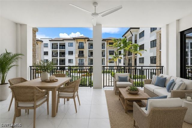 1135 3rd AVE S 318, Naples, FL 34102